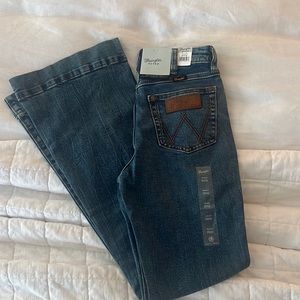 Women’s high rise trousers jeans